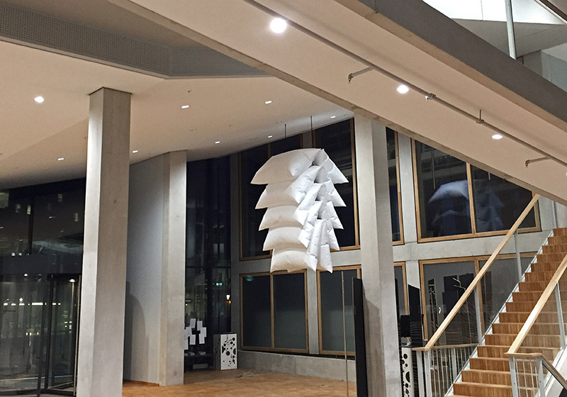 Nils V&ouml;lker - Five Pairs